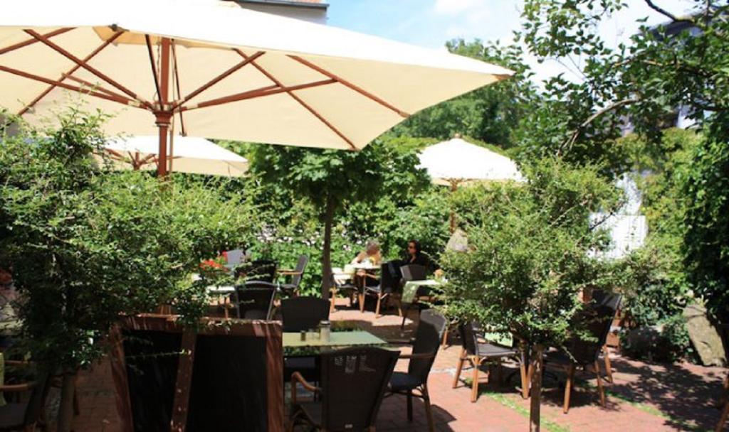 Restaurant-Cafe-Pension Himmel Landshut Exterior foto