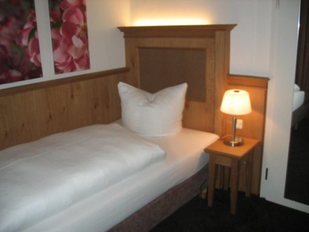 Restaurant-Cafe-Pension Himmel Landshut Exterior foto